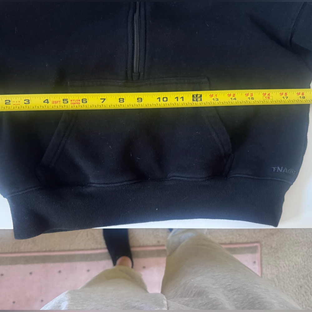 Aritzia Tna Cozy Fleece Boyfriend Boxy Quarter Zip Cropped Hoodie Black Sz XXS - Picture 10 of 13